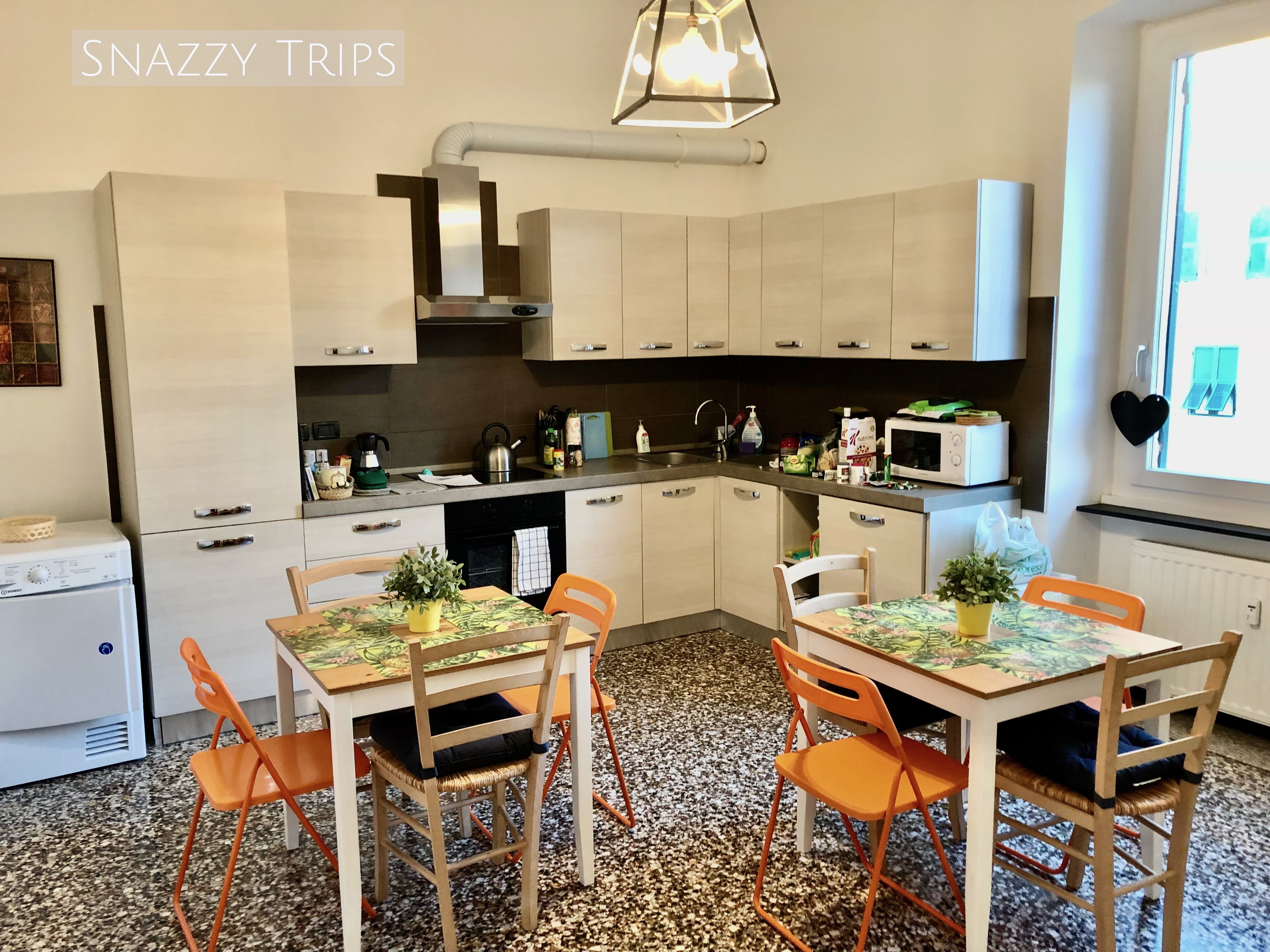 <span  class="uc_style_uc_tiles_grid_image_elementor_uc_items_attribute_title" style="color:#ffffff;">kitchen</span>