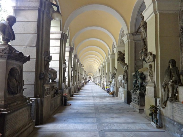 architecture 3233796 1280 Snazzy Trips